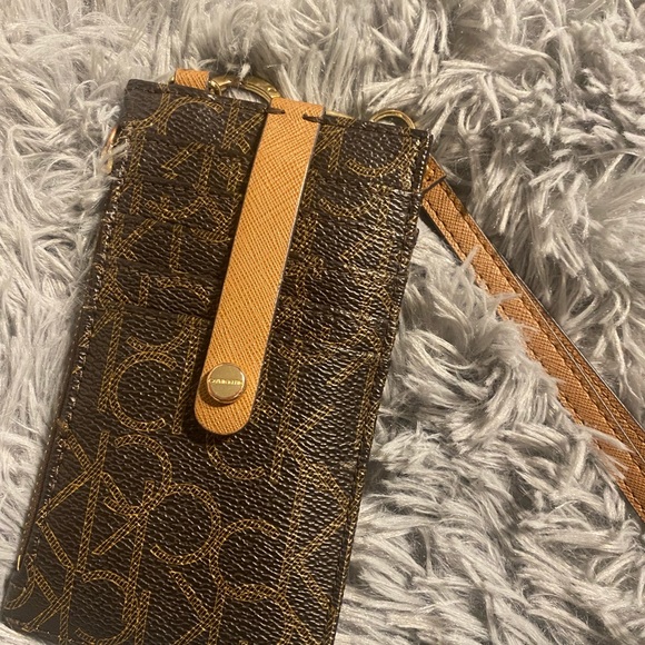Calvin Klein Wallet Classic Design With Strap (perfect for keys, cards, cash) - Picture 2 of 3